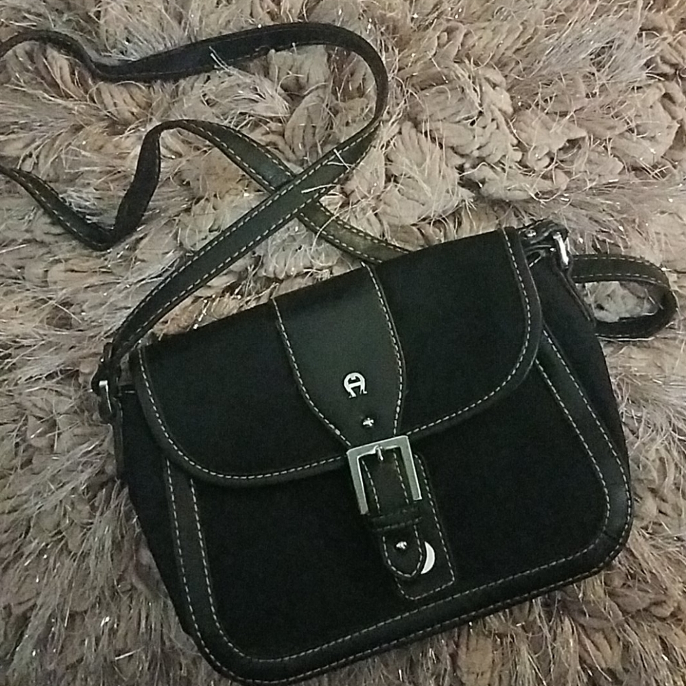 Black purse